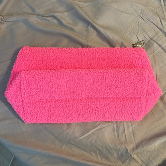 Frilliance Fuzzy Soft Large Hot Pink Cosmetic Bag - Picture 2 of 4